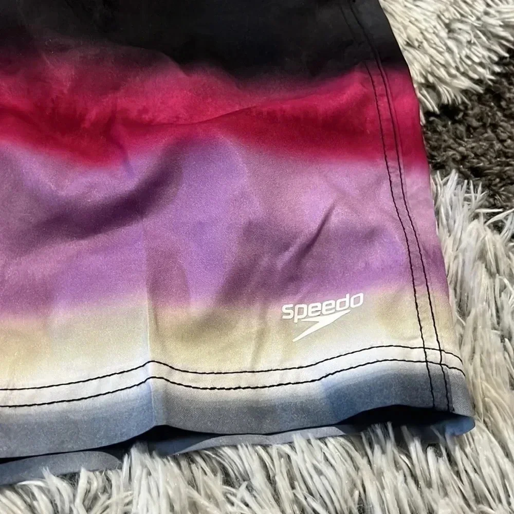 SPEEDO 4 way comfort stretch swim trunks Size Small